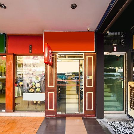 Super Oyo 90562 J Hotel Pj Петалинг Джая Екстериор снимка