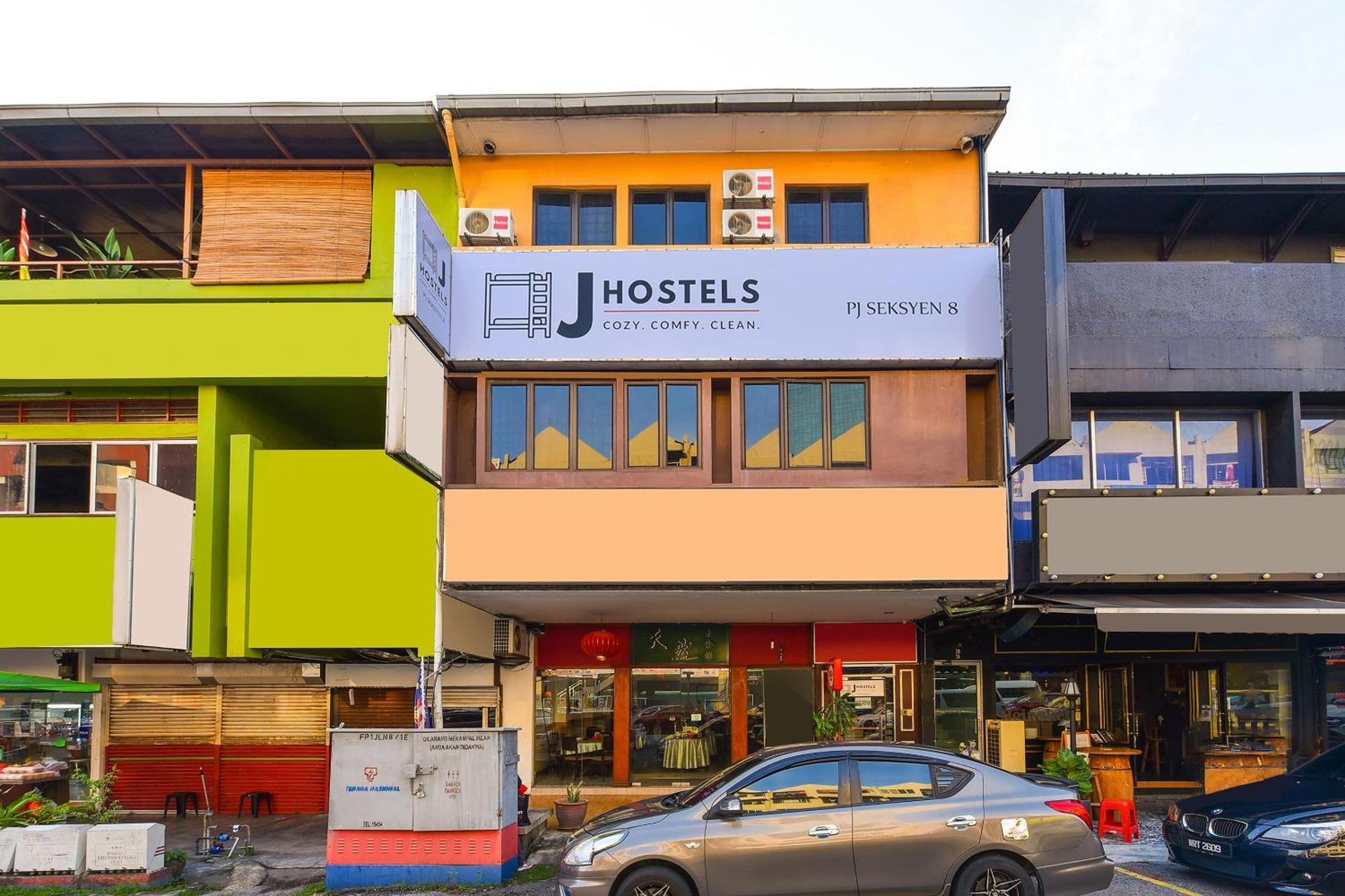 Super Oyo 90562 J Hotel Pj Петалинг Джая Екстериор снимка